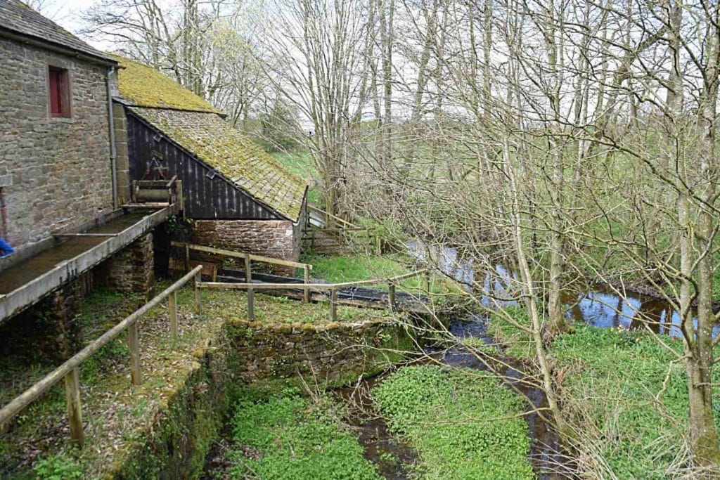 Eichel Bank Garten und Wassermühle