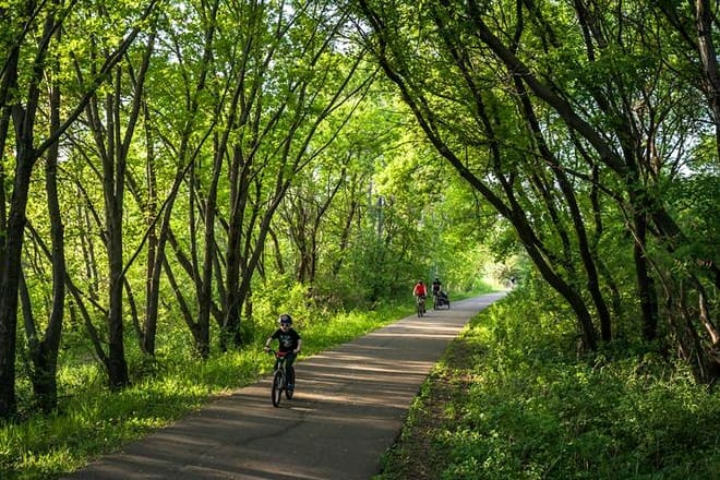 Douglas-Trail