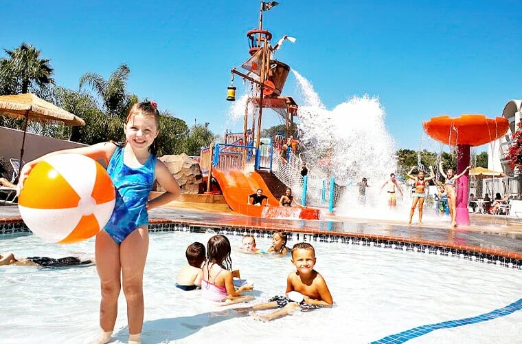 Howard Johnson Anaheim Hotel und Wasserspielplatz
