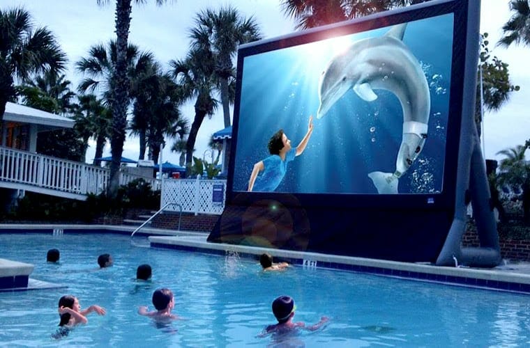 Aufblasbarer Großbildschirm im Tradewinds Grand Island Resort