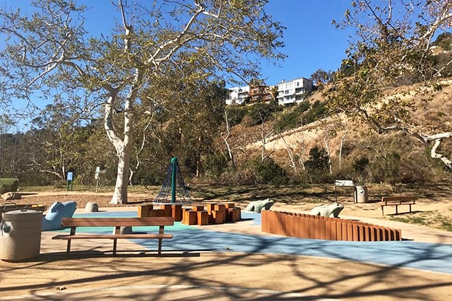 Las Flores-Creek-Park