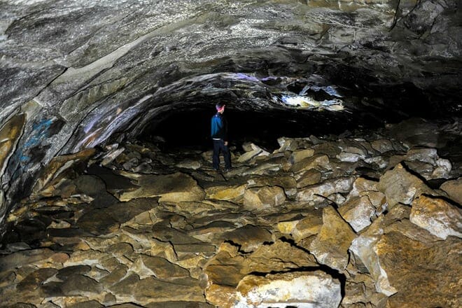 Höhle des Lavaflusses