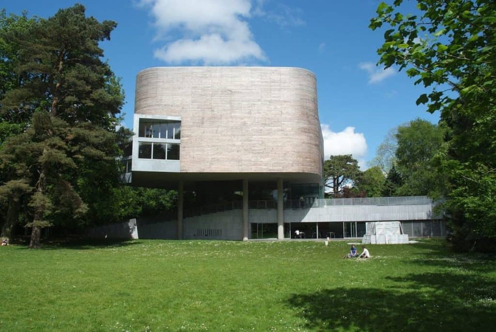 Lewis Glucksman Galerie