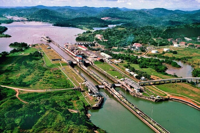 Panamakanal — Panama-Stadt