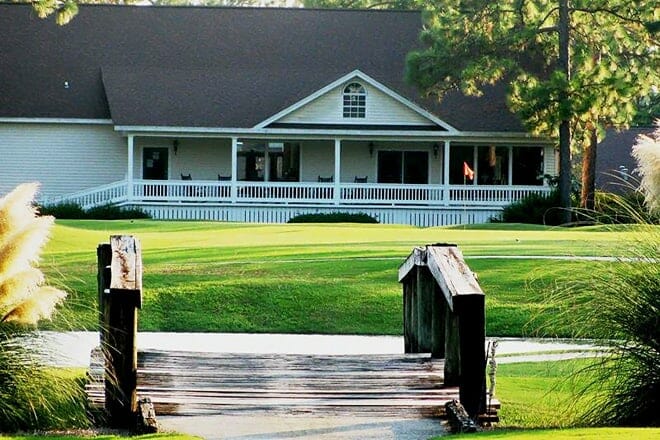 Kiefernwald-Country-Club