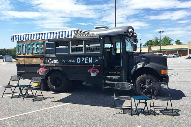 Pfahlwurzel-Kaffee-Bus