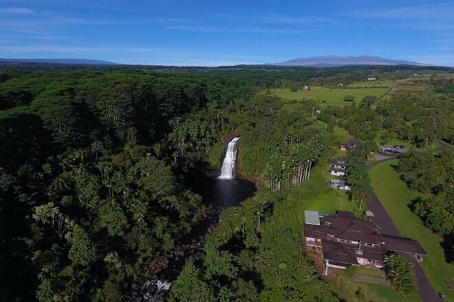 das gasthaus in kulaniapia fällt