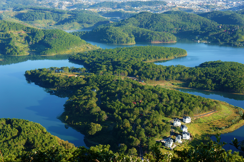 Tuyen-Lam-See